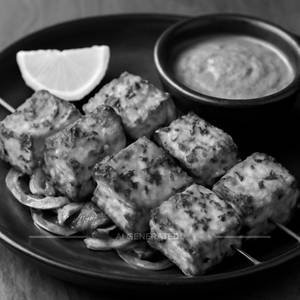 Paneer Lemon Garlic Tikka