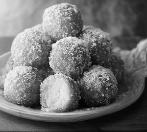 Cinnamon sugar mini donuts