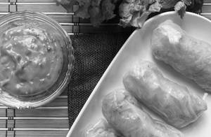 Fresh Rice Paper Spicy Tofu Rolls With Hot & Sweet Chilli Sauce ( 3 Rolls)