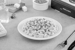 Mac N Cheese Pasta .