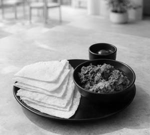 Chicken Sukka Dessert Combo