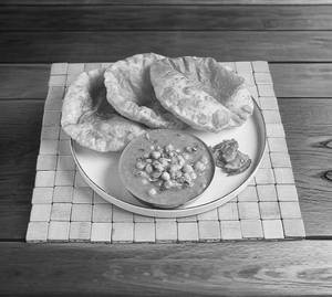 Chole Puri - Zero Maida