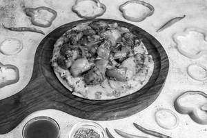 Chilly Chicken Pizza