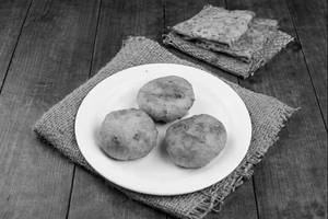 Batata Vada [3 Pieces] With 2 Thepla