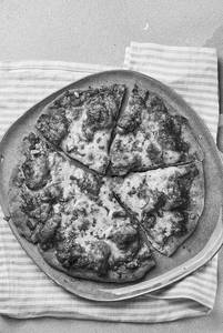 Chicken Makhni Pizza- Large