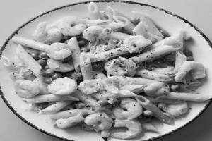 Seafood Alfredo Pasta