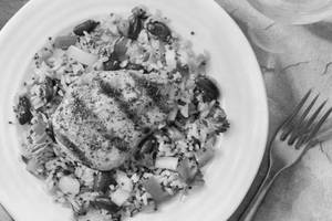 100 Gm Grilled Chicken With Rice