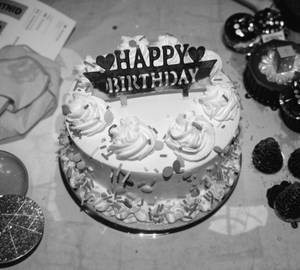 Small Birthday Cake Vanilla (250gm)