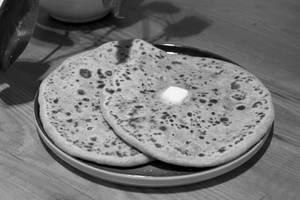 Aloo Paratha (02 Pics)                     
