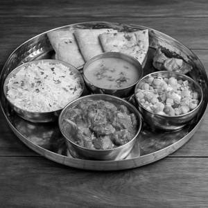 Boss Tiffin Thali Veg