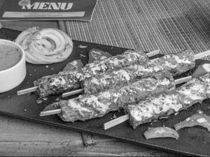 Afghani Seekh Kebab (04 Pcs)