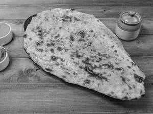 Stuffed Naan (Aloo-pyaz)