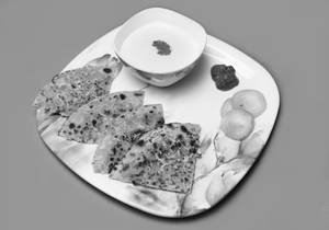 Cheese Chilli Paratha [1 Paratha]