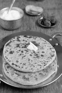Aloo Paratha(2pc) With Dahi