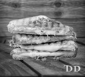 Chilli Paneer Cheese Grilled Sandwich