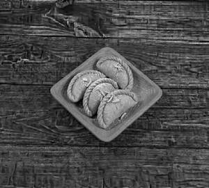 Gujiya [4 Pieces]