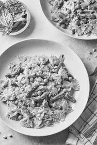 veg pasta in pesto sauces