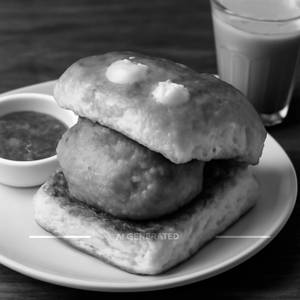 Butter vada pav