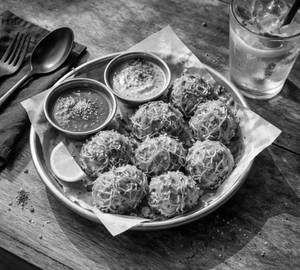 Paneer Kurkure Bomb Momos ( 6 Pcs )