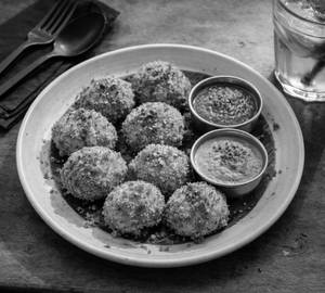 Paneer Crispy Momos ( 6 Pcs )
