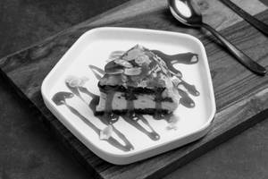 Caramel Almond Fudge Pastry