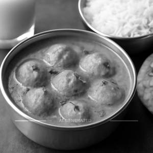 Dum aloo punjabi tiffin box