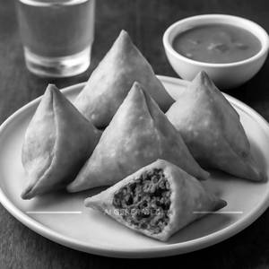 Keema Samosa [4 Pieces]