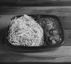 Egg Noodles With Hot Garlic Chicken(3Pieces)