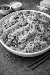 Pink Sauce Cheesy Pasta