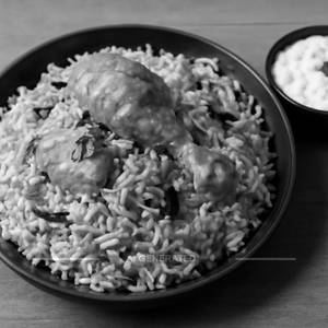 Chicken Biryani With Raita