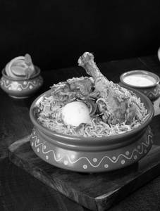 Chicken biryani with egg