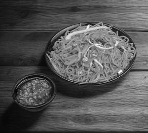 Chicken schezwan noodles