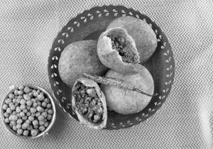 Matar Kachori [2 Piece]