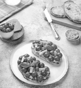 Sun Kissed Avacado Medly Toast