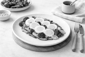 Boiled Eggs With Grilled Vegetables