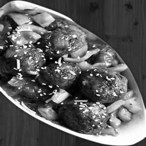 Veg manchurian dry [6 pieces]