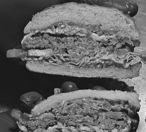 Cheeseburger and Iced tea
