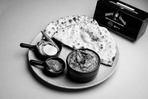 Kadhai Chaap + Any Choice Of Bread + Salad + Pickle