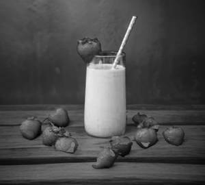 Strawberry Shake (400 to 600 calories)