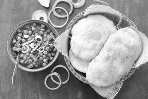 Paneer Chole Bhature (2 )