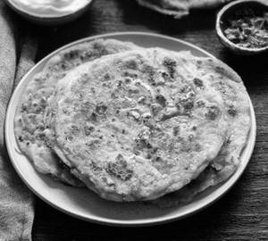 2 aloo paratha dahi