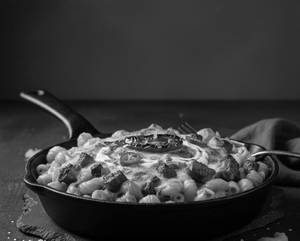 Non Veg Smoked Chilli Mac Red Cheese Pasta