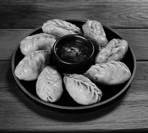 Veg Momos [10 Pieces]