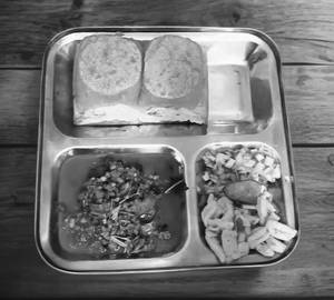 Kolapuri Misal Pav [300 ml]