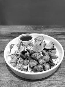 Salmon Cubes With Tossed Mushroom & Broccoli