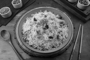 Non Veg Burnt Garlic Fried Rice