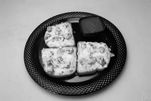 Paneer Tikka Cheese Garlic Bread
