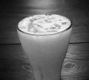 Kaju strawberry lassi