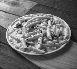 White Sauce Pannee Creamy Pasta