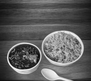 Schezwan fried rice and paneer manchurian gravy